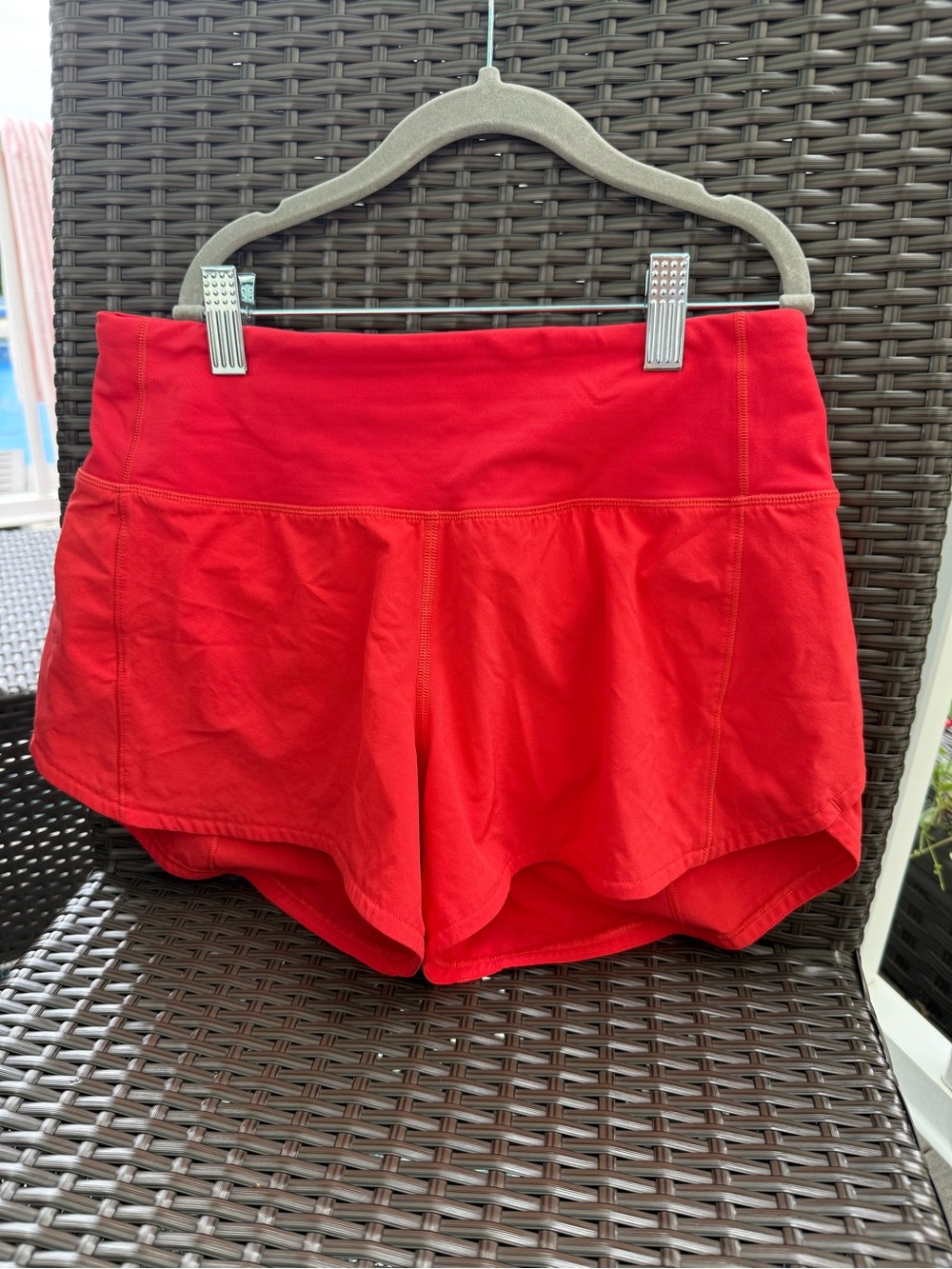 Lululemon Speed Up Short Red - size 4